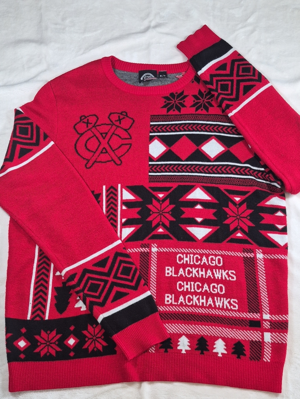 Red Graphic Crewneck Sweater - Chicago Blackhawks Team Holiday Knit